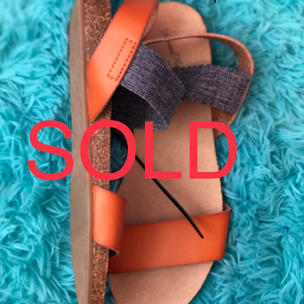 Universal thread sandals